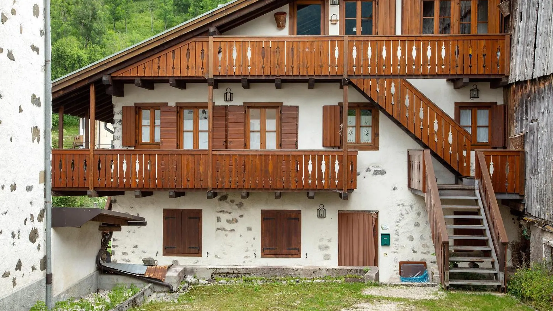 Casa San Giovanni 1 A Vinigo 0*,  Italy